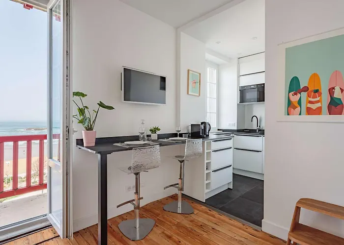 Appartement Rénové, Vue Imprenable Océan - Fr-1-3-633 *